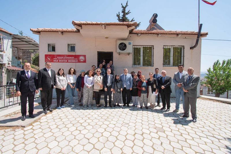 Kaymakamımız Sn.Avni ORAL,Adem projesi kapsamında Atmaca Mh.,Hacı Hekim Hamamı ve Özel İdare İş Merkezinde açılan istihdam kurslarını ziyaret etti